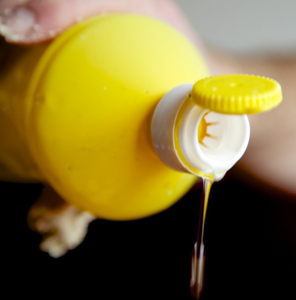 Clean the initial mixing bowl (or get a fresh one) and add a splash of oil.