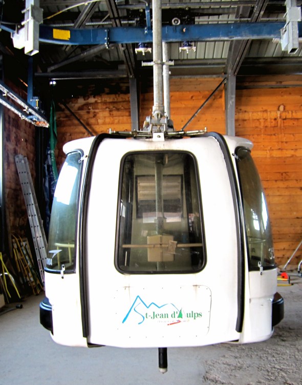 St Jean d'Alups - a random day with random spare telecabin